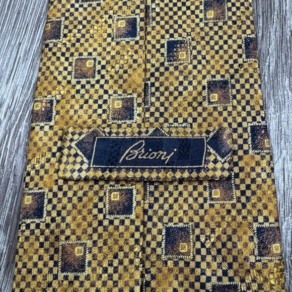 BRIONI TIE Geometric on Gold Brown Pleated Silk Necktie - Picture 8 of 10